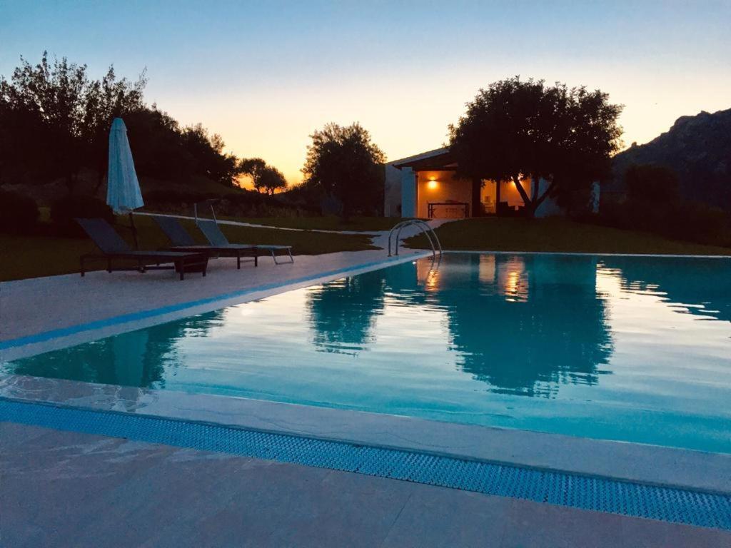 Villa Alba Esclusiva Villa Con Piscina A Sfioro E Vista Mozzafiato Sul Mare Cugnana Eksteriør bilde